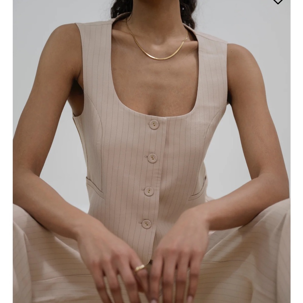Weworewhat scoop tailored vest